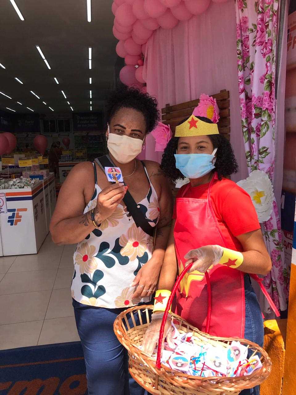 Camacã: Secretaria de Assistência Social comemora o Dia Internacional da Mulher com mensagens de conscientização e distribuição de lembranças.
